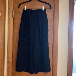 Lululemon Noir Crop Black, Size 4